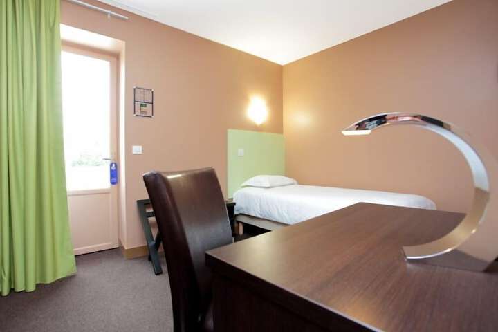 Room 6 of 45
