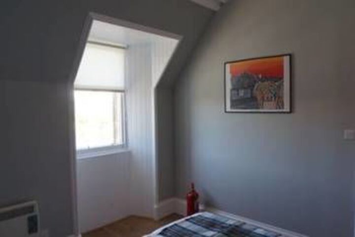 Room 7 of 25