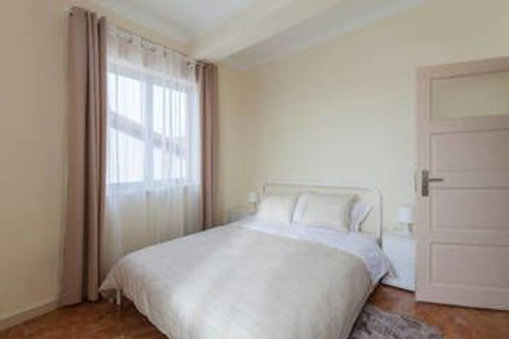 Room 10 of 27