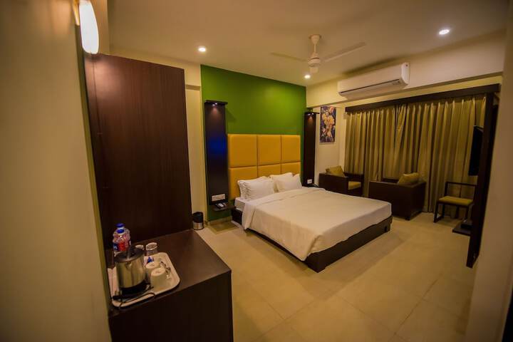 Room 7 of 24