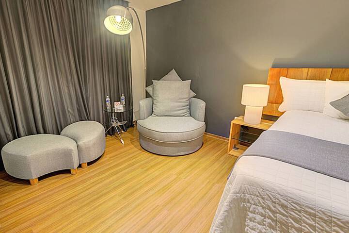 Room 30 of 76
