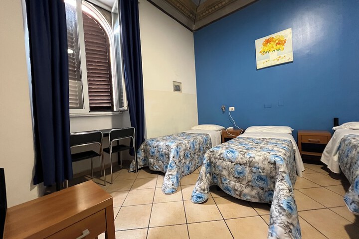 Room 21 of 53