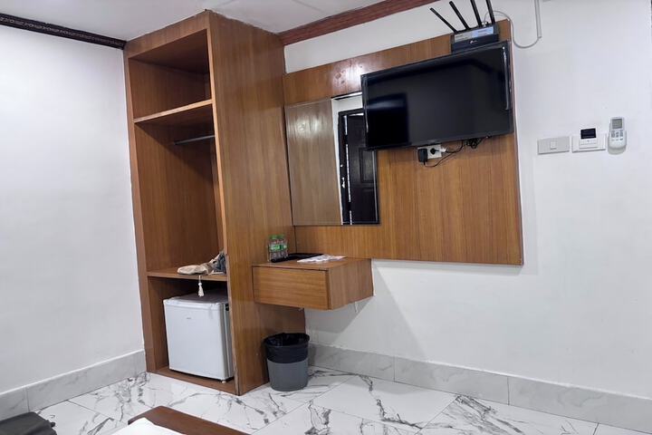 Room 30 of 44