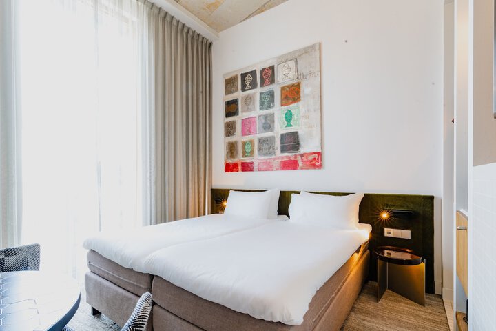 Room 17 of 115