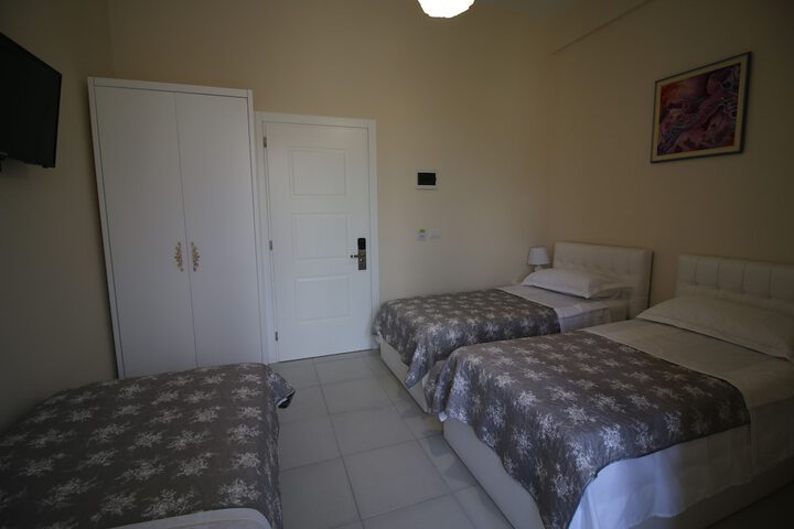 Room 9 of 47
