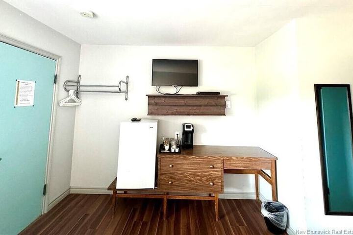 Room 2 of 9
