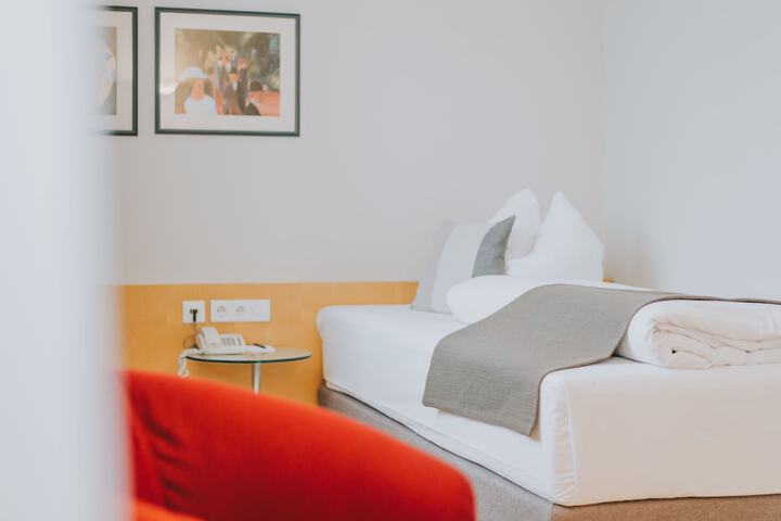 Room 16 of 24