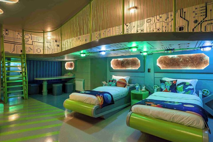 Room 33 of 75