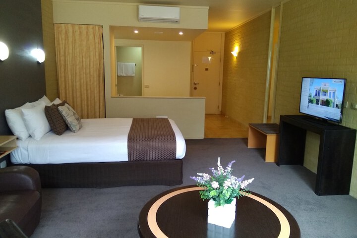 Room 27 of 45