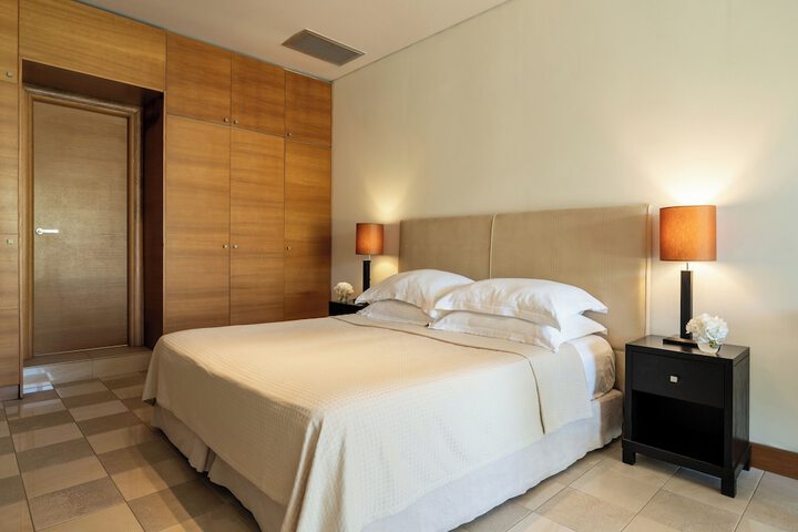 Room 18 of 71