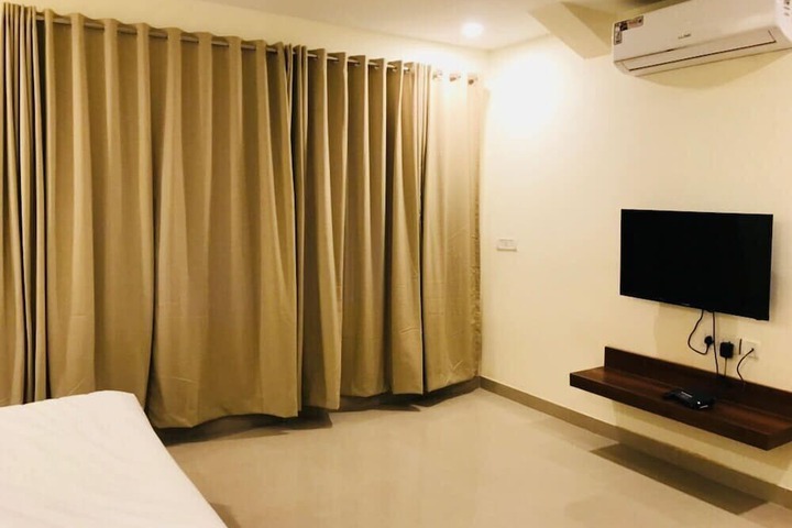 Room 6 of 7
