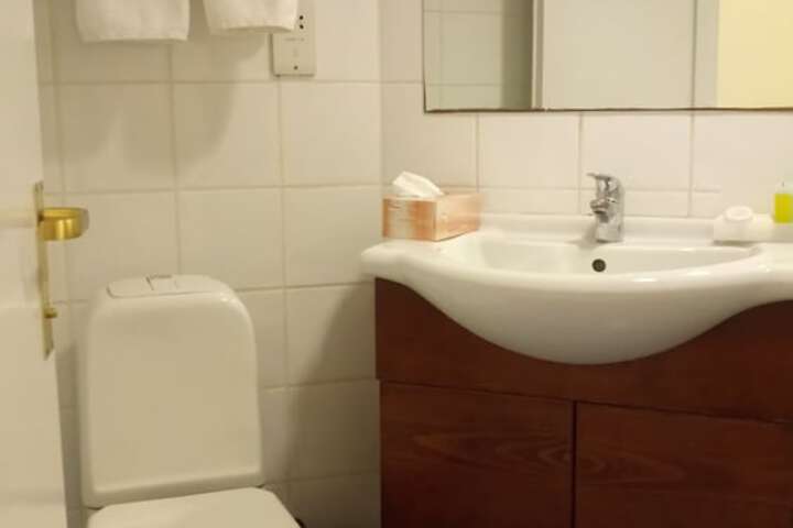 Room 29 of 65