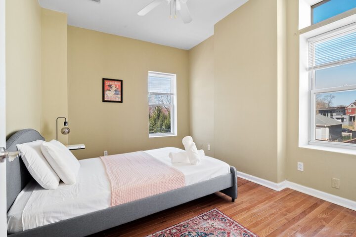 Room 4 of 20