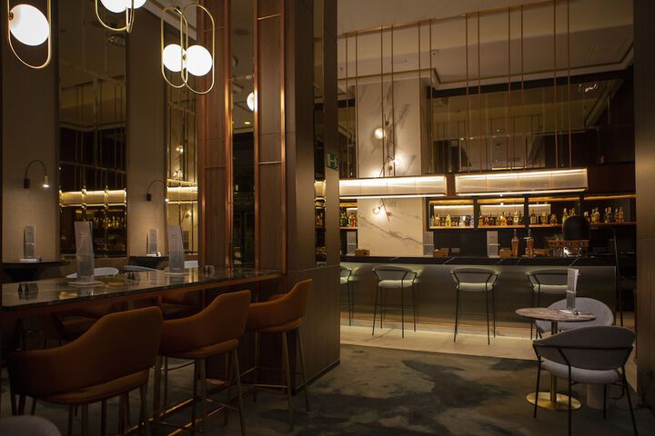 Lounge 126 of 202