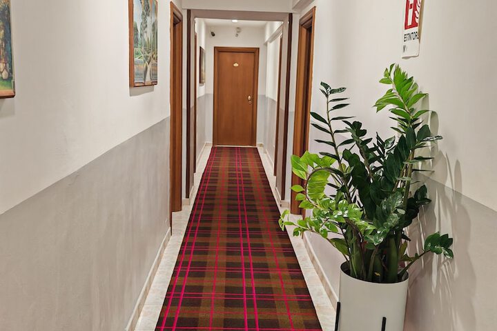 Ballroom/Hall 64 of 65