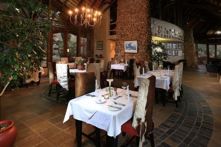 Dining 16 of 29