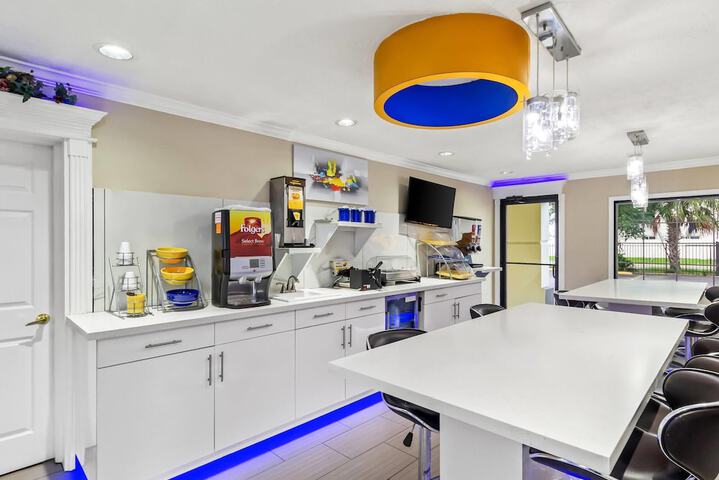 Breakfast area