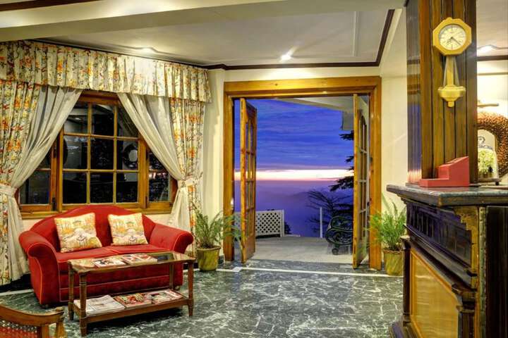 Entrance & Lobby