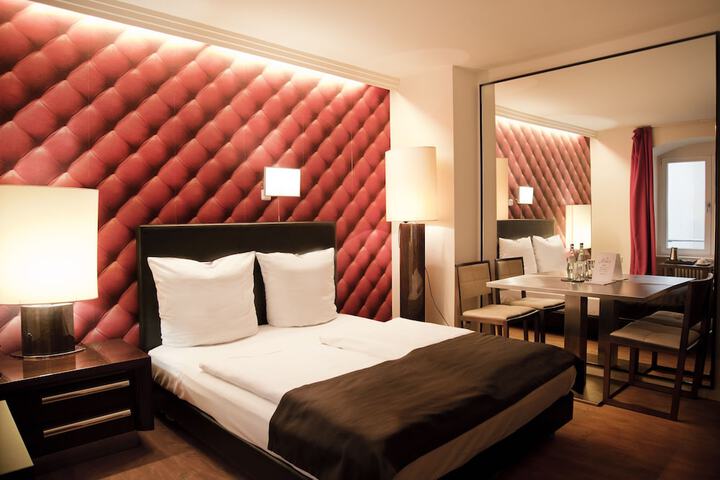 Room 34 of 82