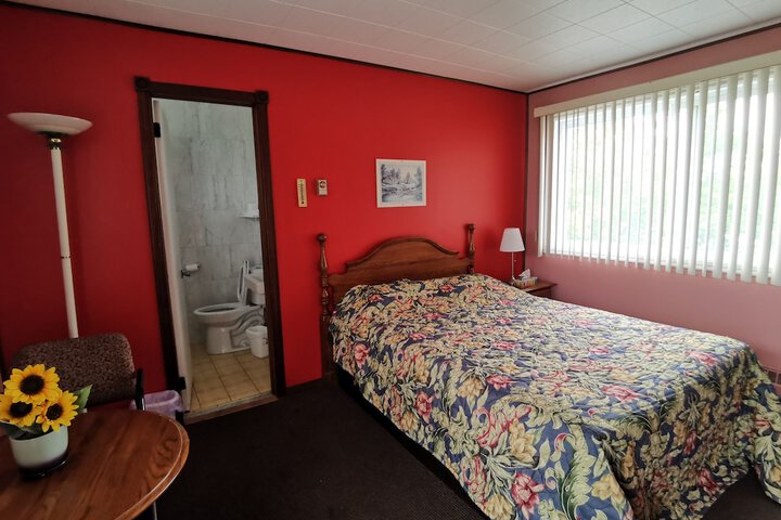 Room 4 of 6