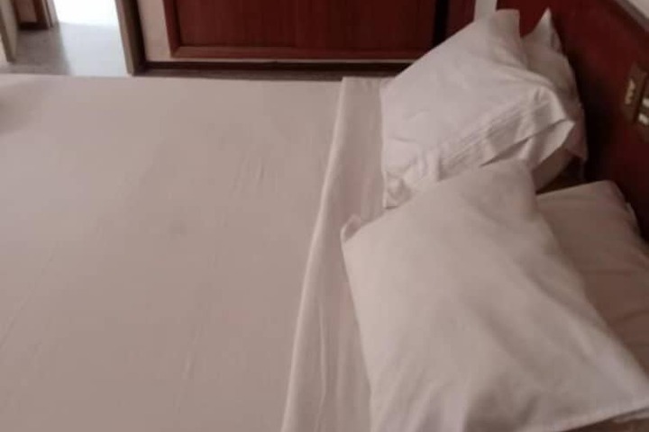 Room 5 of 37