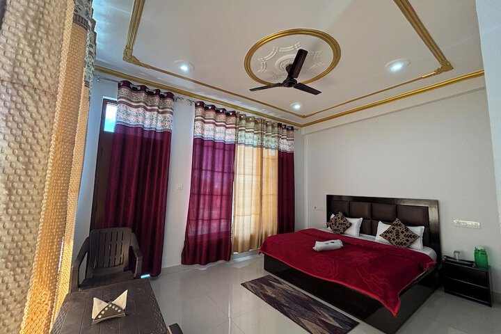 Room 7 of 24