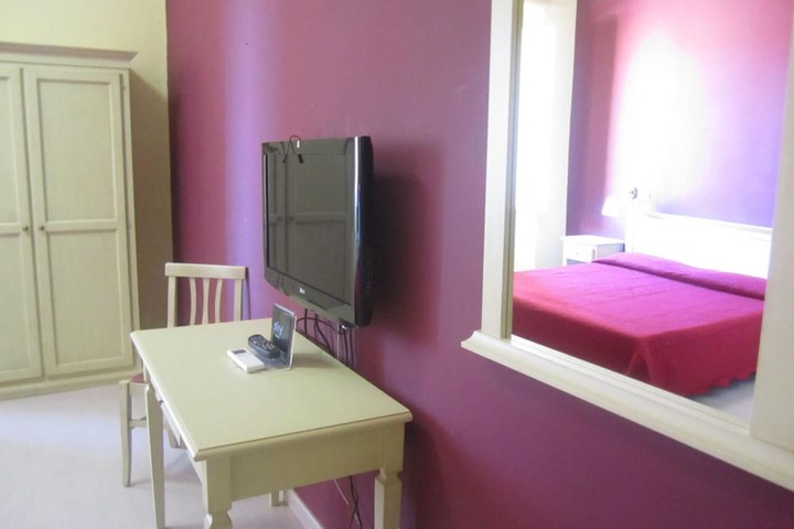 Room 16 of 36