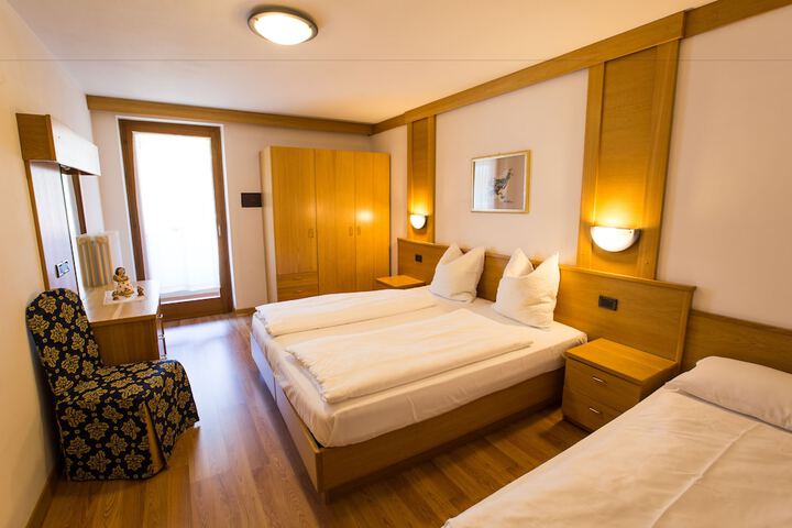 Room 3 of 14