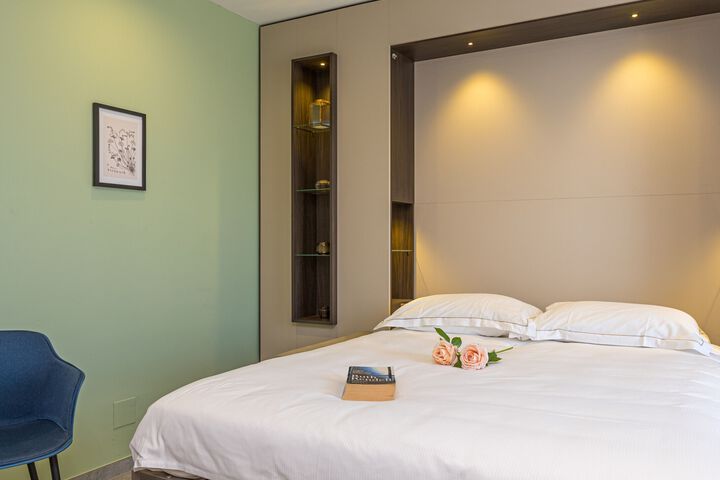 Room 46 of 48