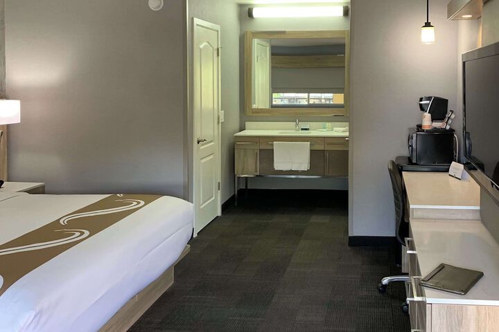 1 King Bed (1 of 5)