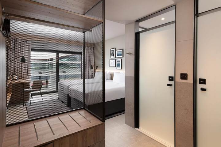 Room 19 of 60