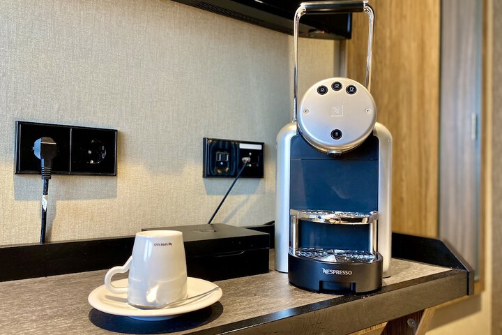 Breakfast/Coffee Service 27 of 48