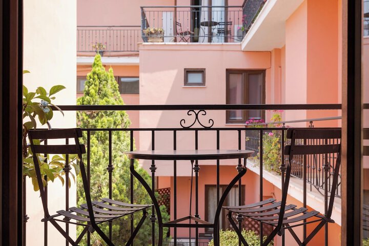 Terrace/Patio 37 of 70