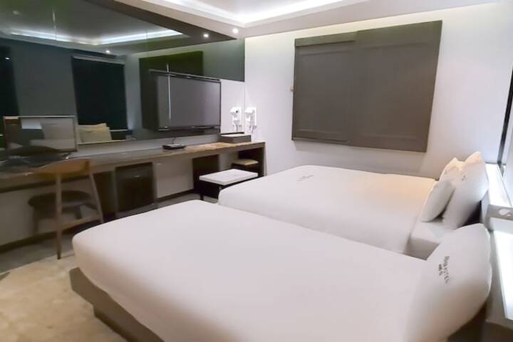 Room 26 of 89