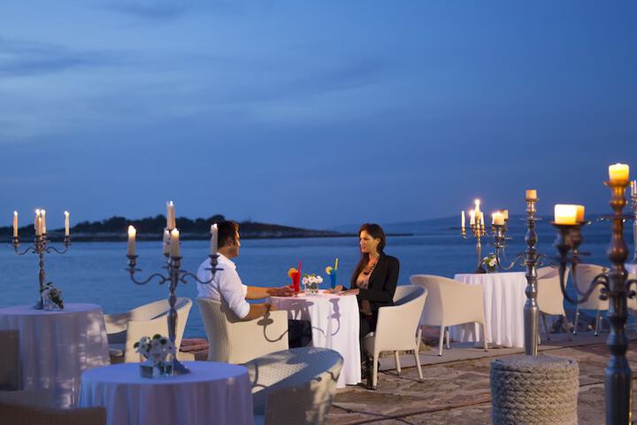Dining 68 of 90