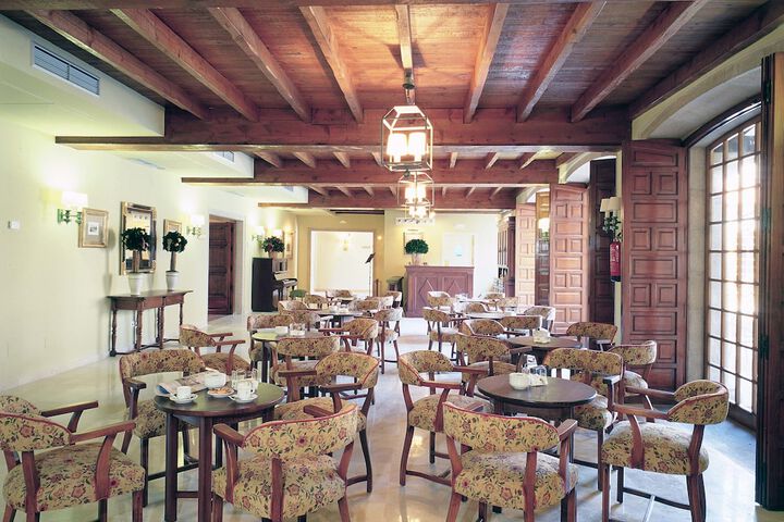 Dining Photos