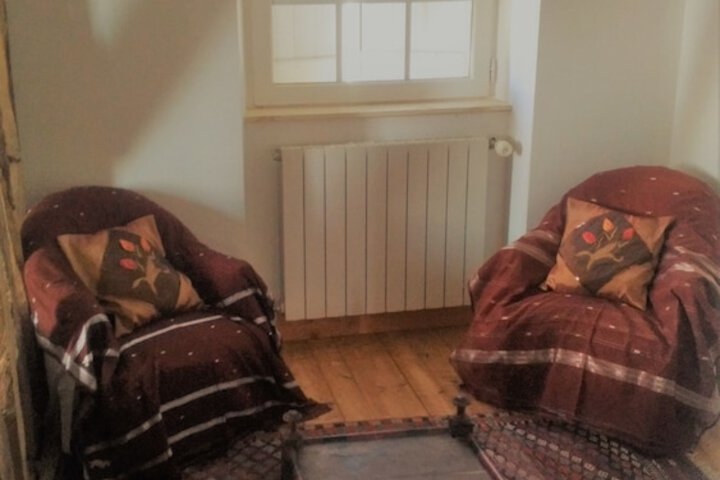 Room 10 of 34