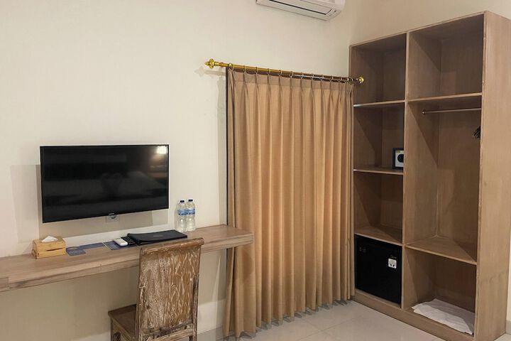 Room 9 of 27