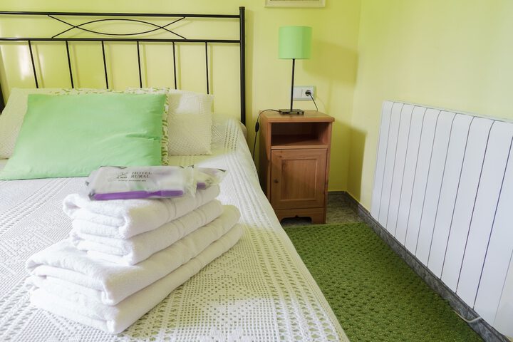 Room 18 of 183