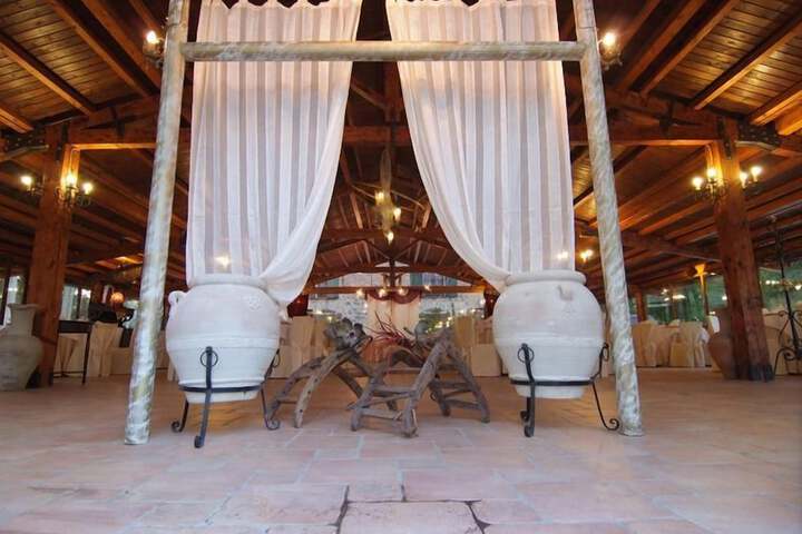 Ballroom/Hall 17 of 42