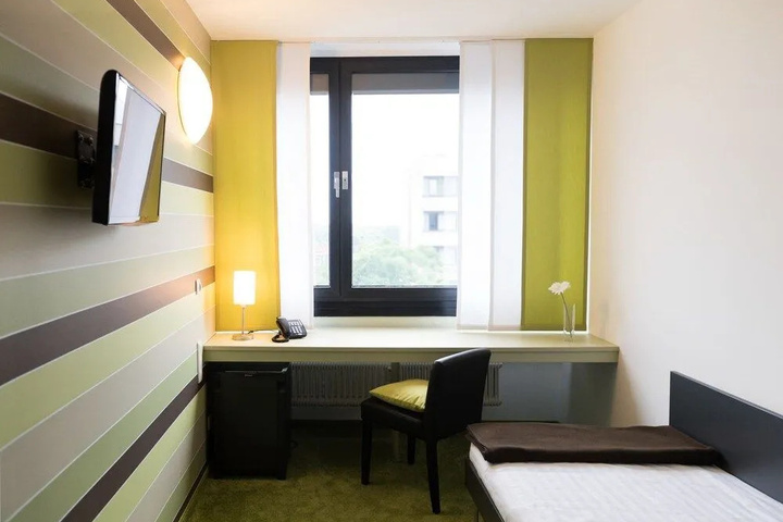 Room 5 of 19