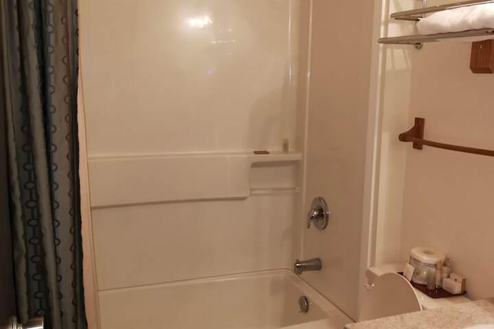Room 13 of 25