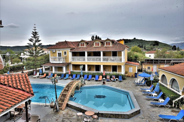 Pool Hotel
