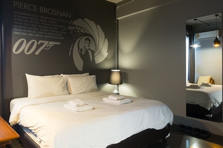Room 43 of 100