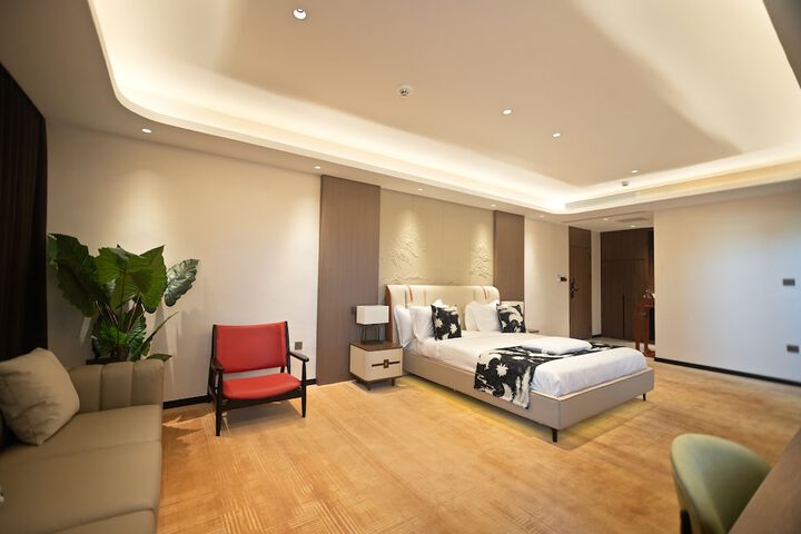 Room 76 of 148