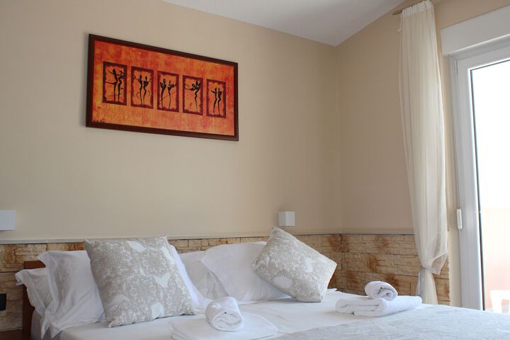 Room 12 of 74