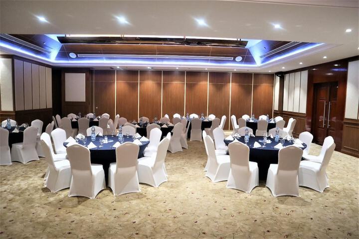 Ballroom/Hall 51 of 62