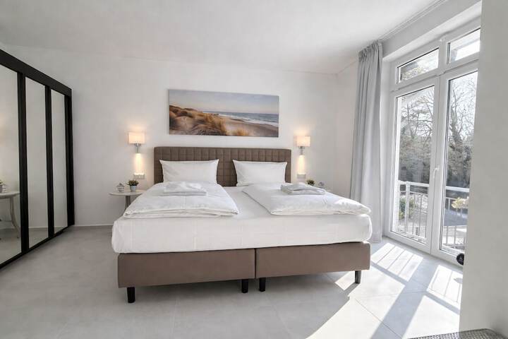 Room 3 of 37