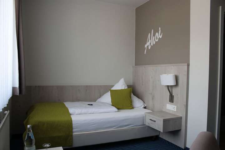 Room 14 of 30
