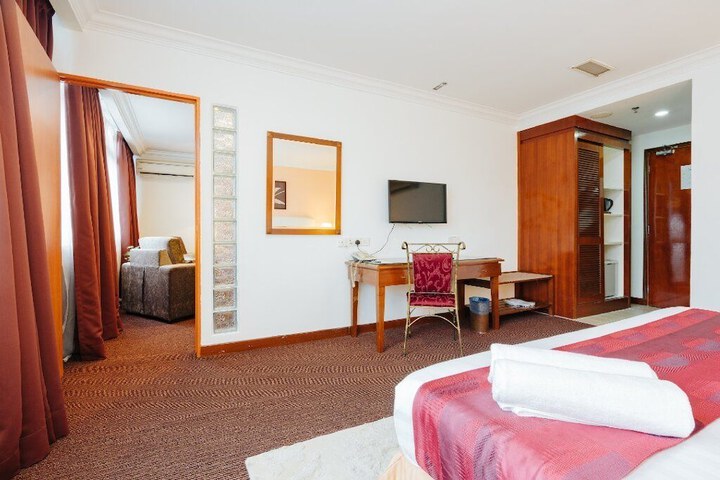 Room 19 of 51